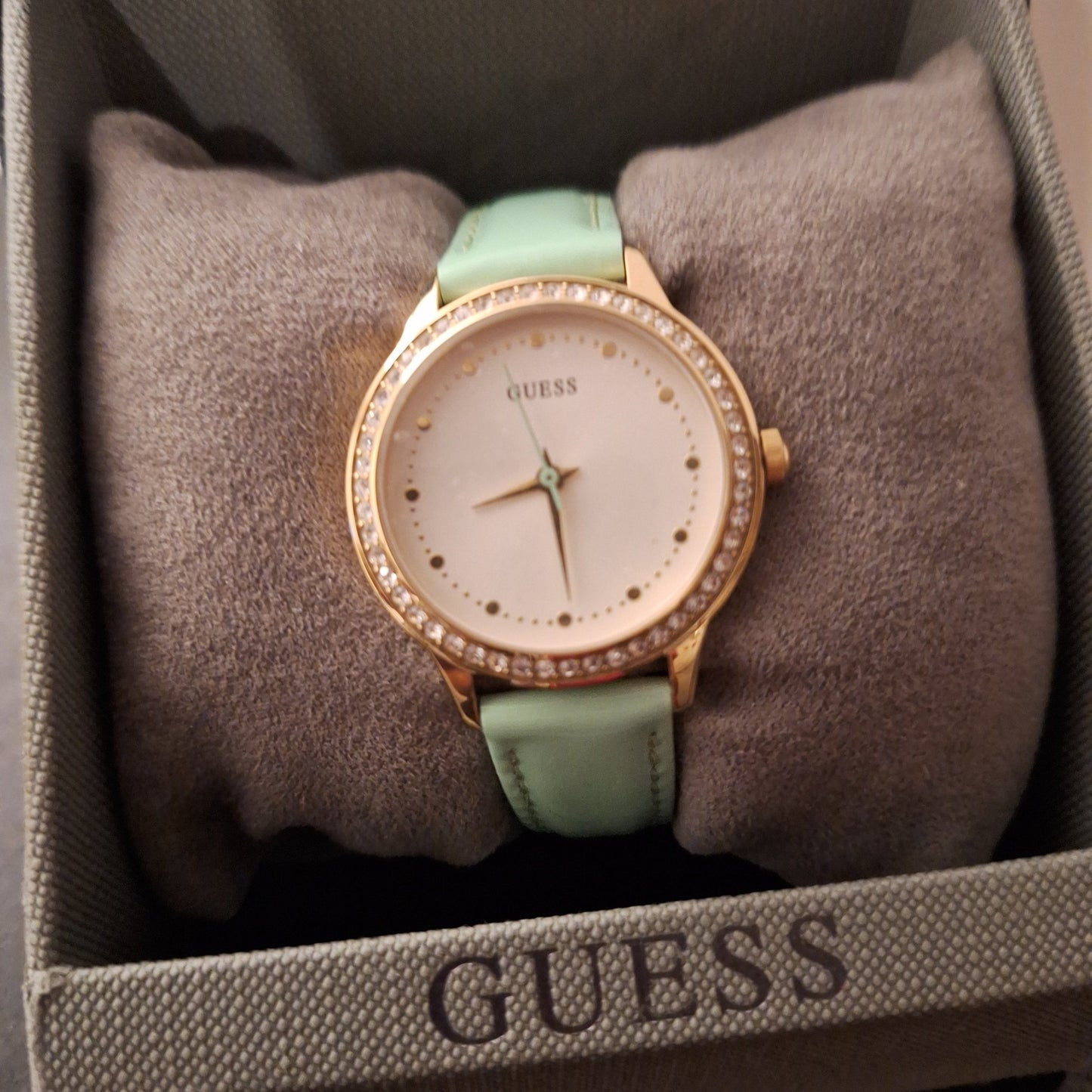 Guess Woman's Watch - czozo