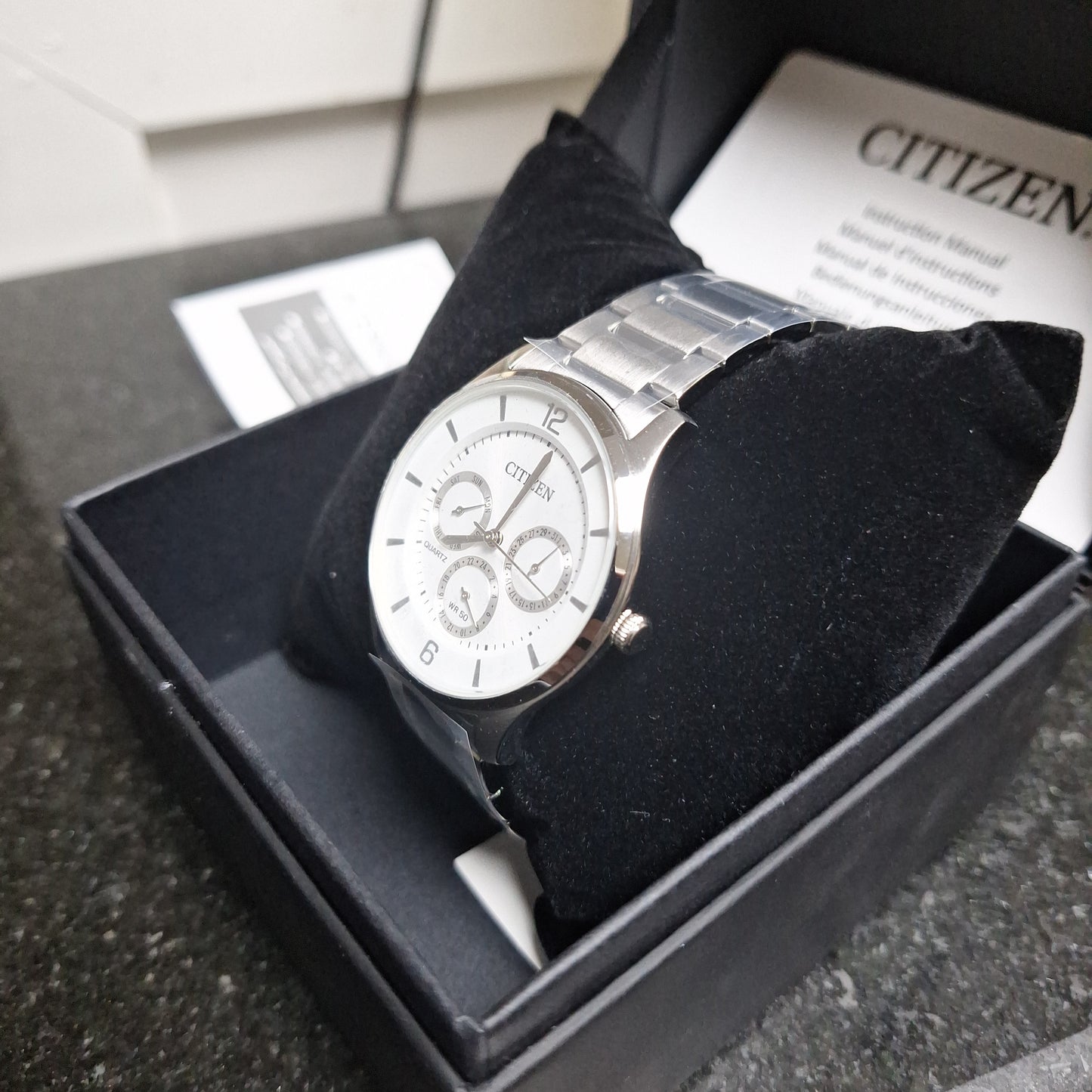 Citizen Quartz Men's Watch, Analog Display, Stainless Steel Strap