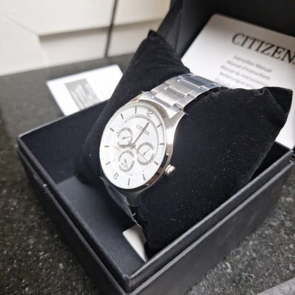 Citizen Quartz Men's Watch, Analog Display, Stainless Steel Strap
