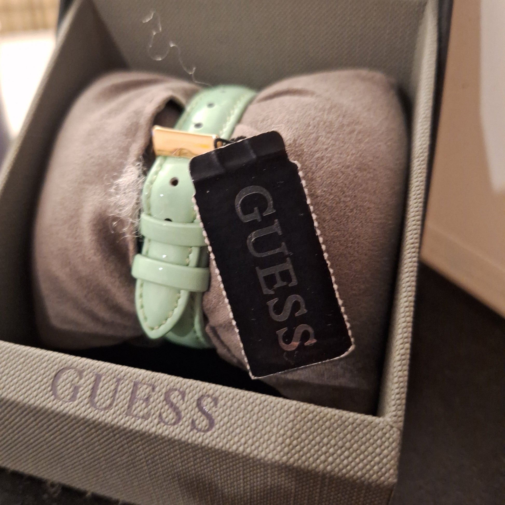 Guess Woman's Watch - czozo