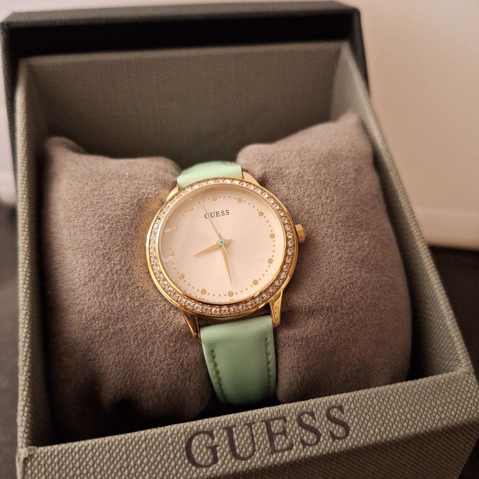 Guess Woman's Watch - czozo