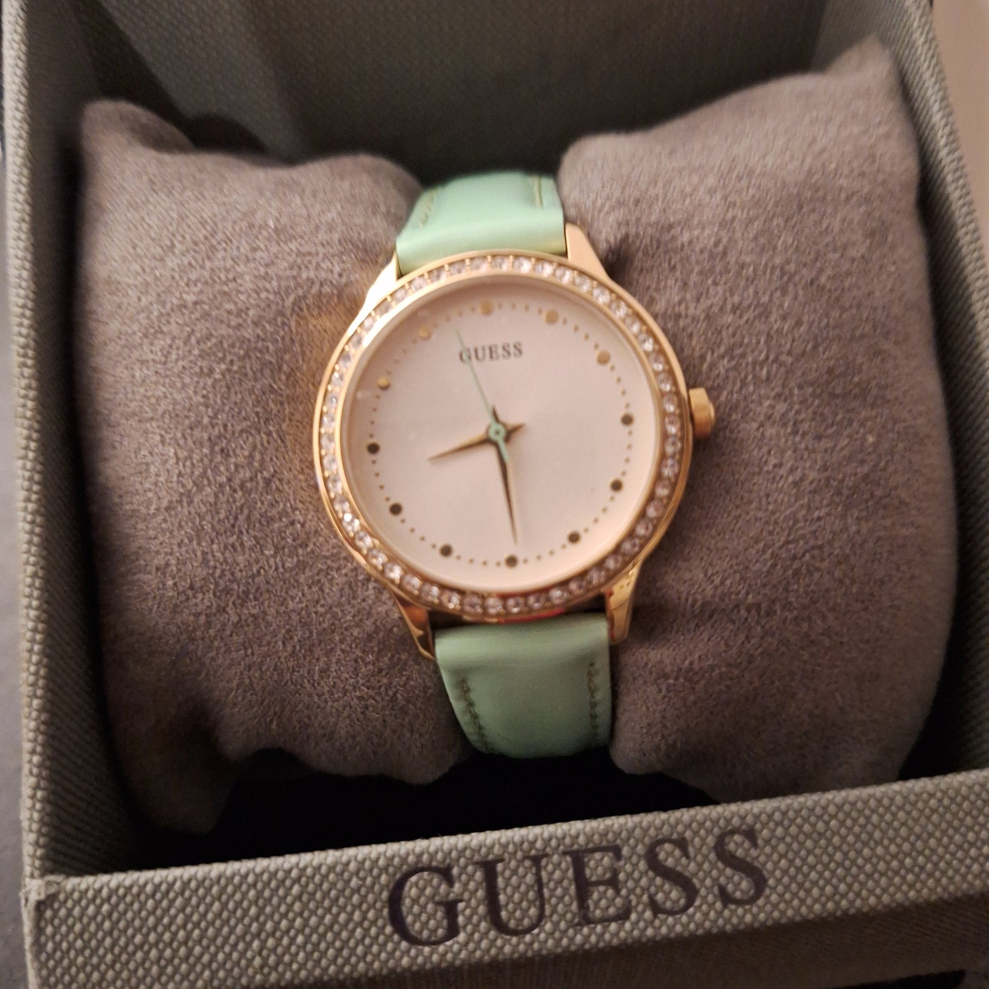 Guess Woman's Watch - czozo